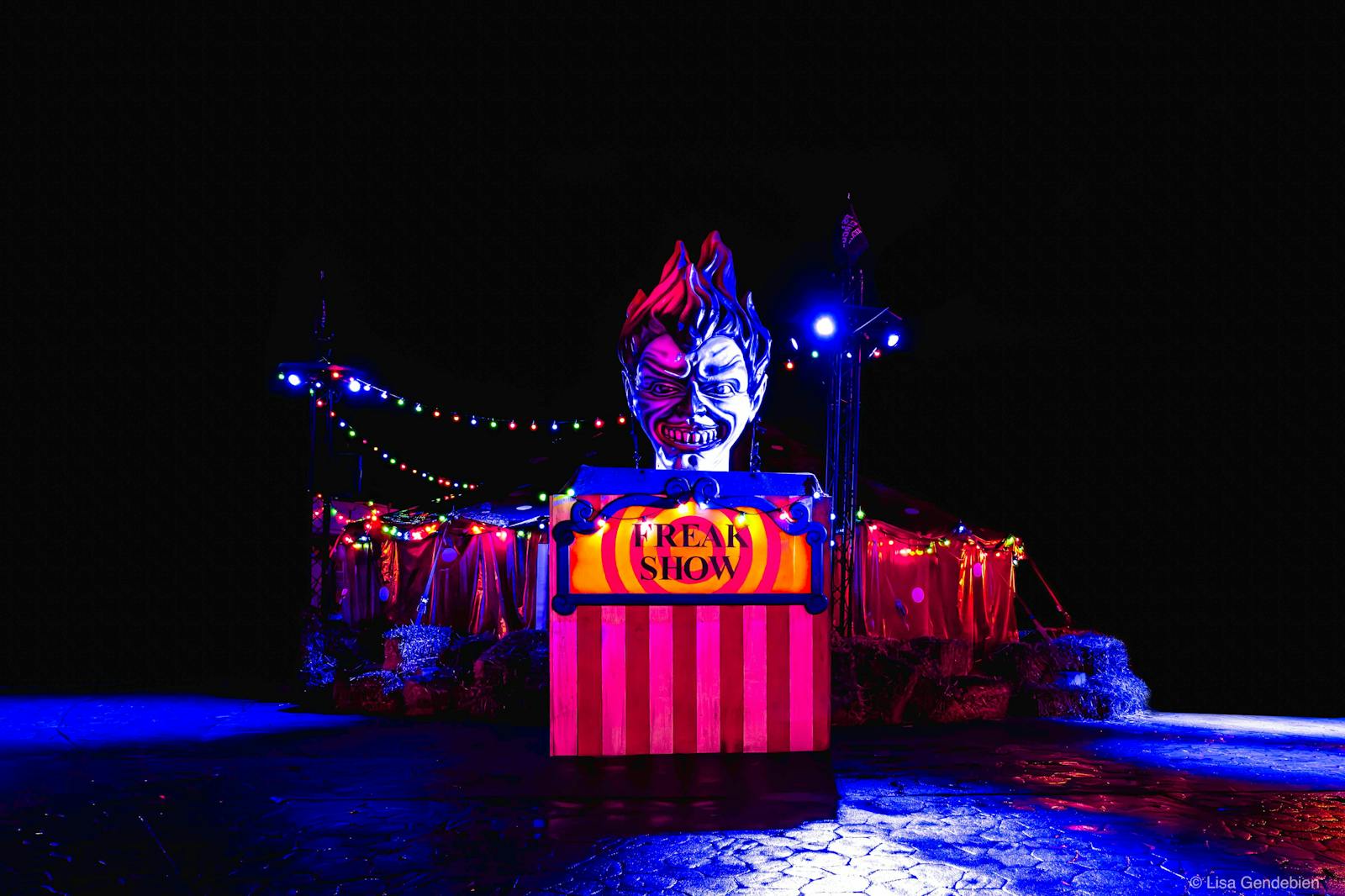 Entrada del Freak Show en Walibi Belgium